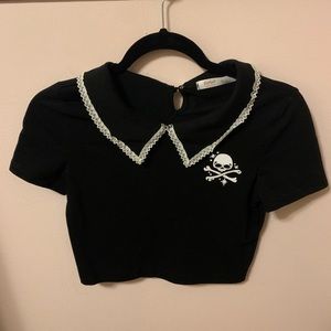 Skull emblem crop top